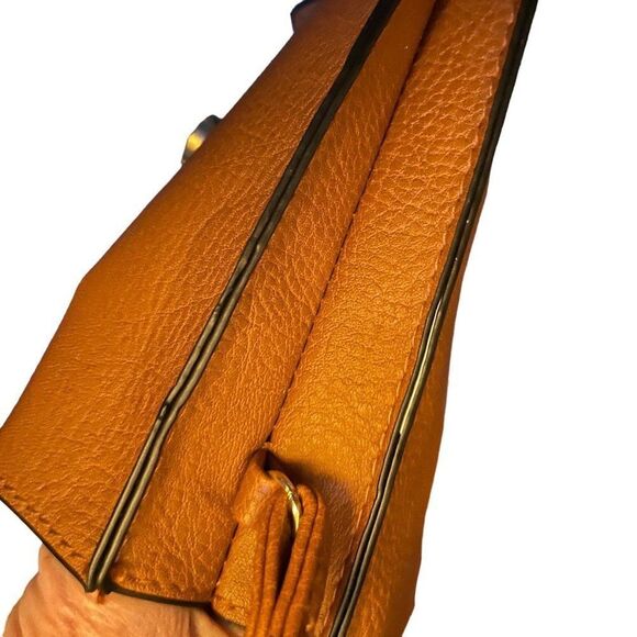 Crossbody 7 x 4” tan double compartment bag - Picture 6 of 15